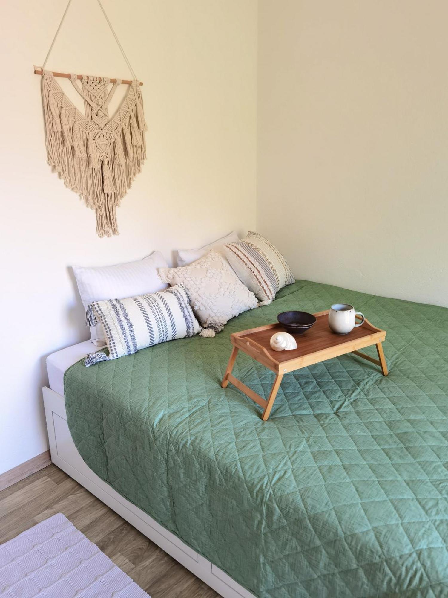 Seashell Apartment *